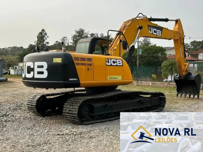 ESCAVADEIRA HIDRÁULICA JCB JS 200 LC 2015