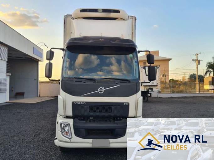 VOLVO VM 330 15/15