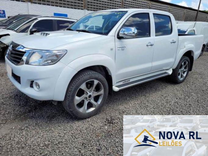 TOYOTA HILUX CD 14/14