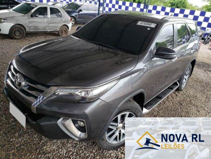 TOYOTA HILUX SW4 21/21