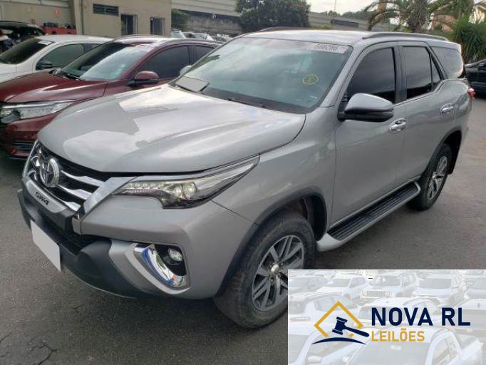 TOYOTA HILUX SW4 19/19