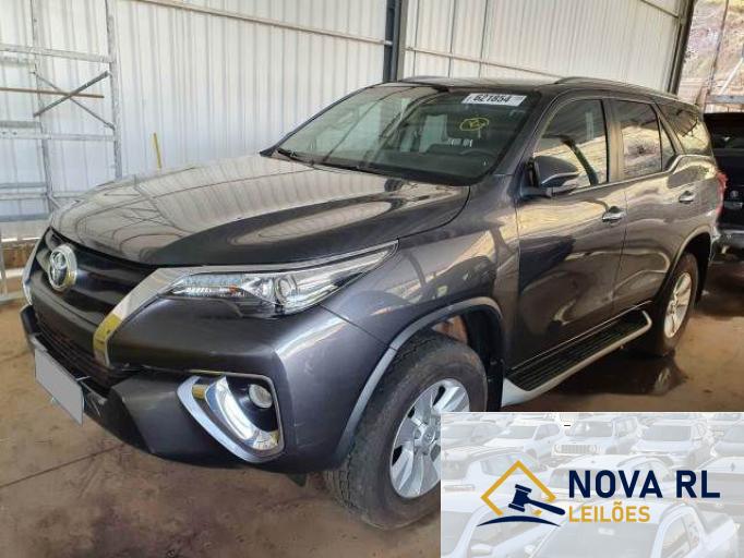 TOYOTA HILUX SW4 17/17