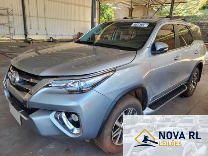 TOYOTA HILUX SW4 16/16